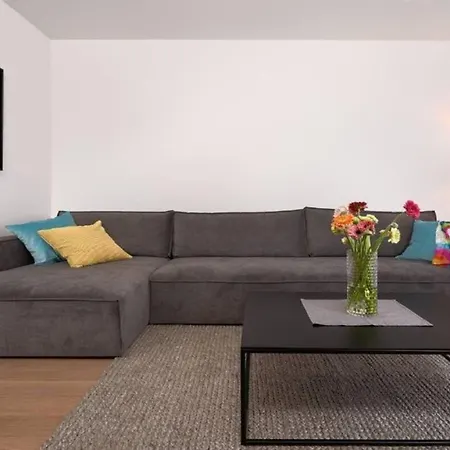 Gorgeous For 8 Guests Apartment *