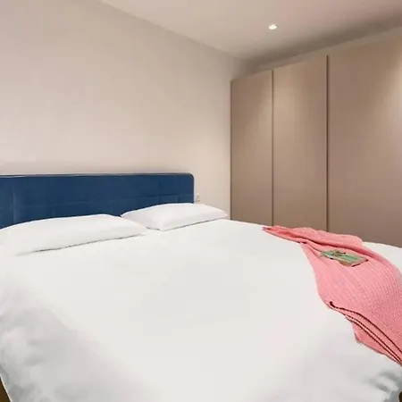 Gorgeous For 8 Guests * Split