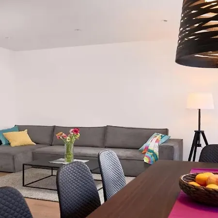 Gorgeous For 8 Guests Split